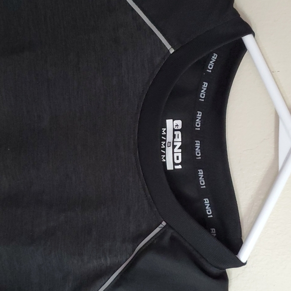 T-shirt - Picture 2 of 4